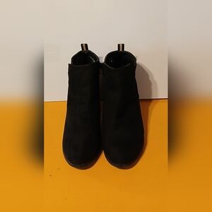 Refresh Black Suede Ankle Boots